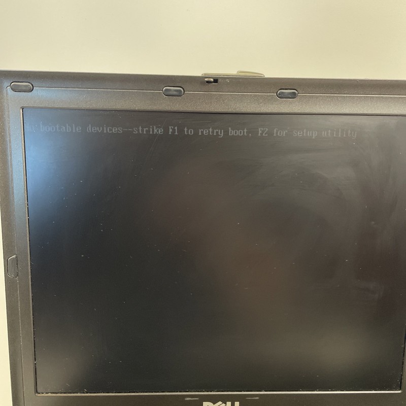 DELL LATITUDE D410 - No Hard Drive - INTEL CENTRINO - 2 GB RAM *READ DESCRIPTION gallery