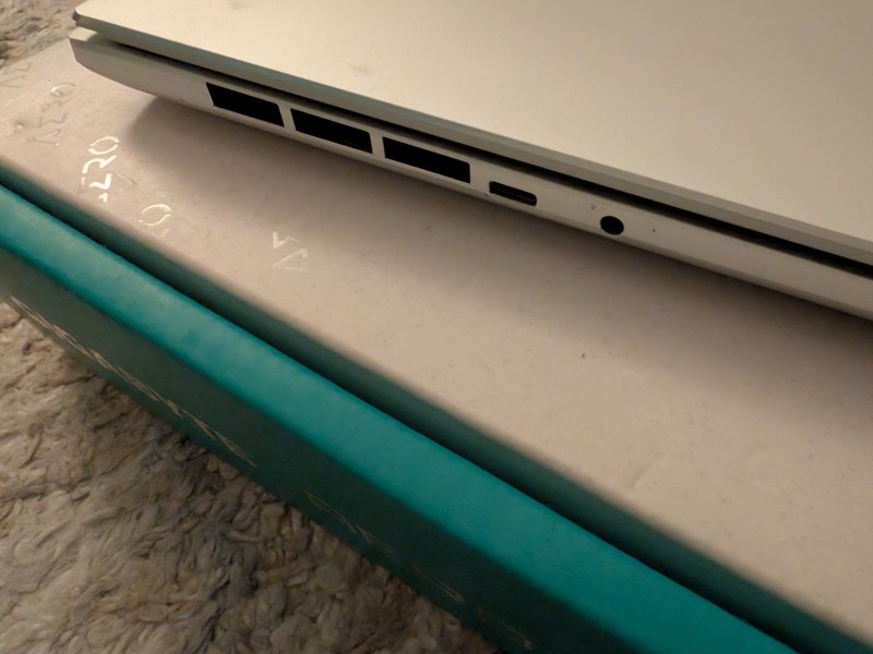 Gigabyte Aero 16 Core i7 12700H 32GB 1TB SSD RTX 3070Ti 4K AMOLED Laptop gallery