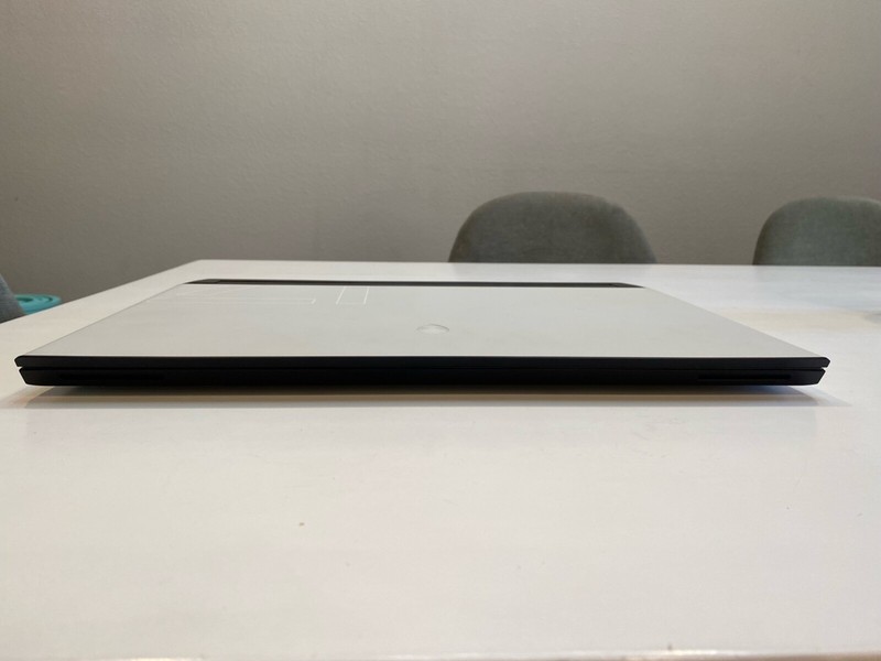 Alienware M17 R4 17.3" Intel Core i7-10870H 360Hz 2.2GHz 16GB 1TB SSD RTX 3070 gallery