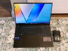 ASUS VivoBook S S5606C 16″ OLED Ultra 9-285H INTEL ARC 140T 32GB RAM 1TB NVMe