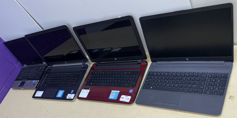 Lot of 4 HP Laptops (PARTS/REPAIR) gallery