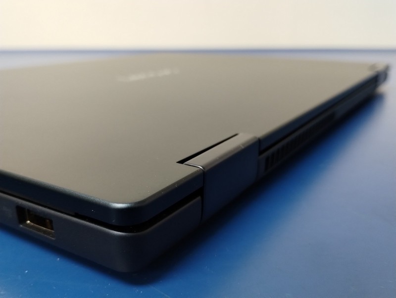 Lenovo IdeaPad 5 2-in-1 16AKP10, Intel Core Ultra 7 255U, 32 GB RAM, 1 TB NVMe gallery