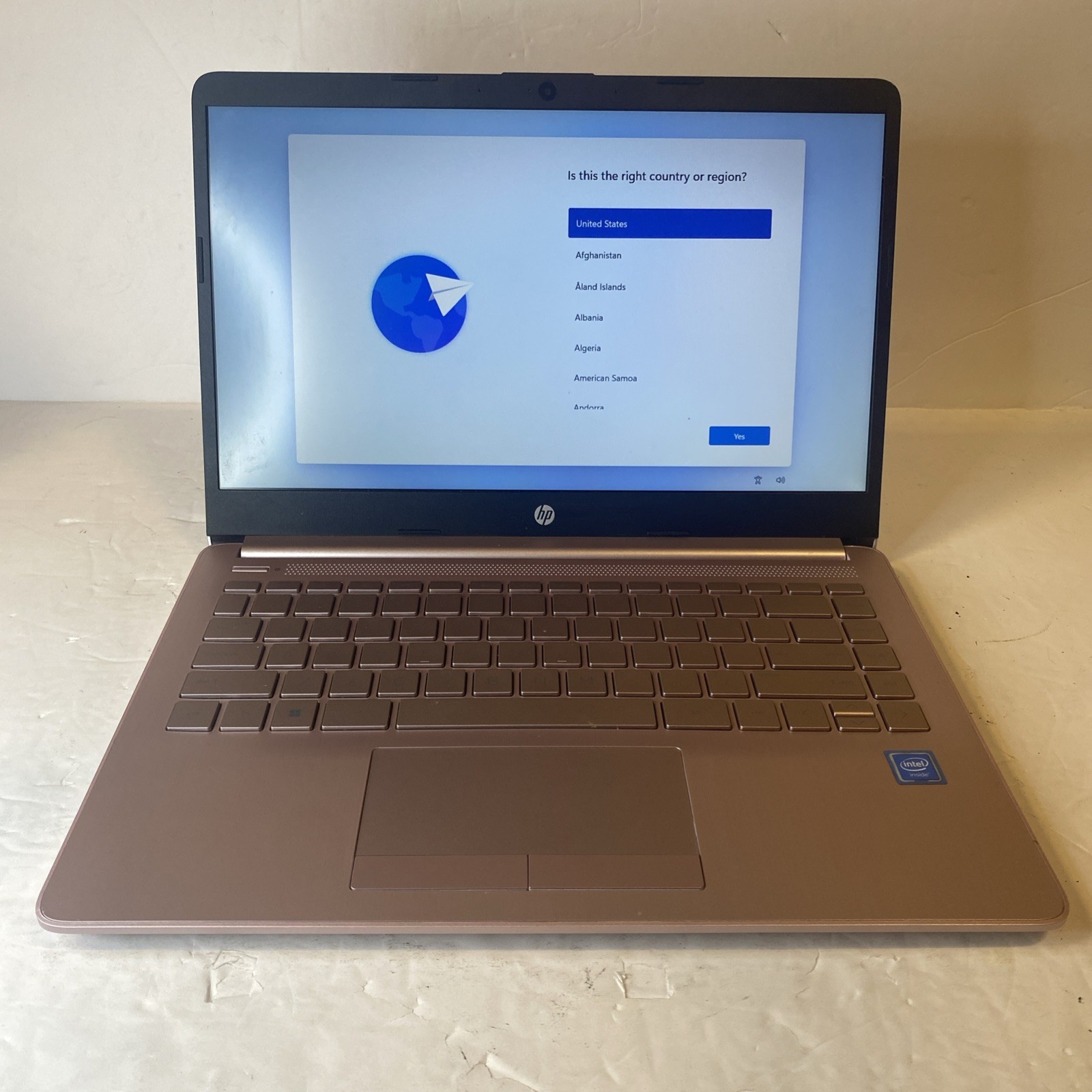 HP Laptop 14-CF2112WM 14" Celeron N4120 1.1GHz 4GB RAM 64GB SSD gallery