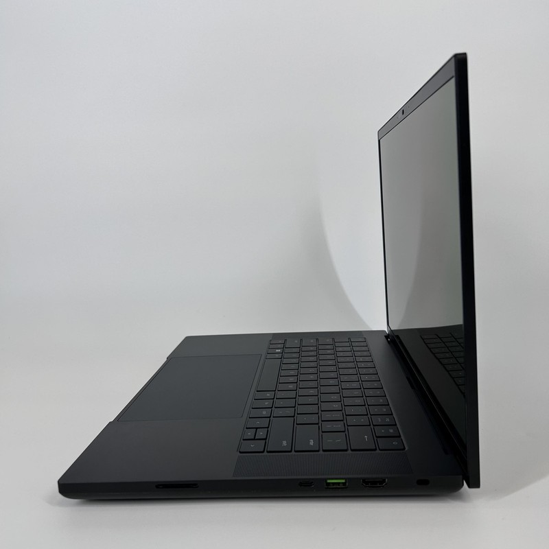 Razer Blade 16 240Hz QHD+ TOUCH 2024 2.2 GHz i9-14900HX 64GB 2TB SSD RTX 4090 gallery