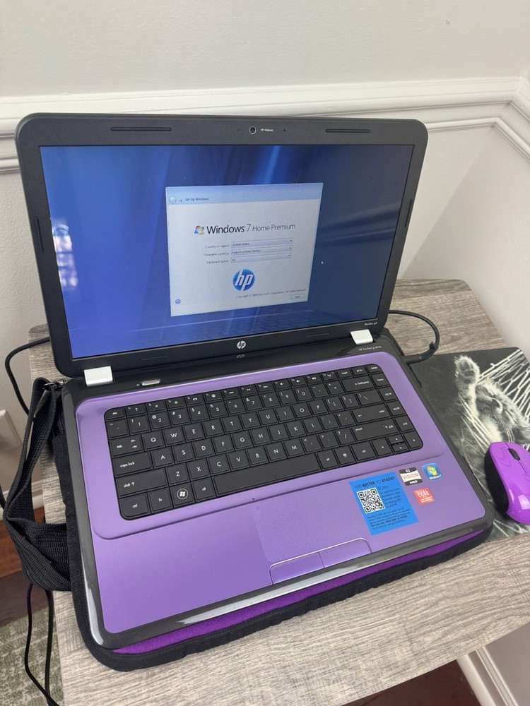 HP Pavilion g6-1c53nr 15.6” AMD E-450 4GB 640GB Windows 7 Purple + Extras