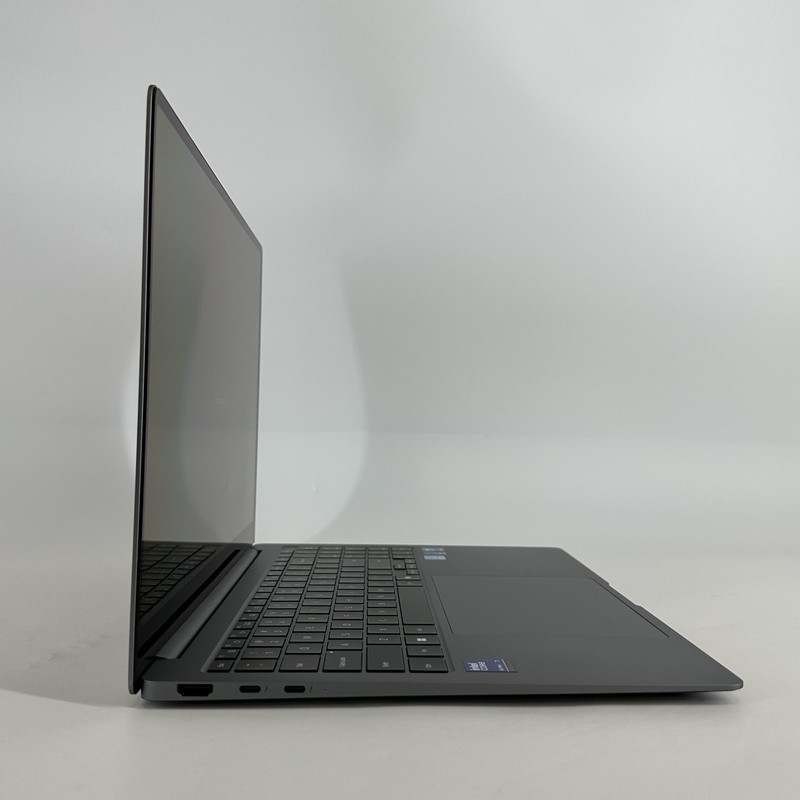 Samsung Galaxy Book5 Pro 16 Gray QHD+ TOUCH 2.2 GHz Ultra 7 256V 16GB 1TB SSD gallery