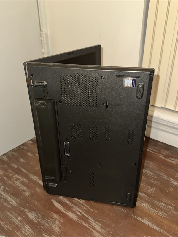 Lenovo Thinkpad L470 14” i5-6300U 2.40GHz 8GB RAM 256GB SSD W11 Pro gallery