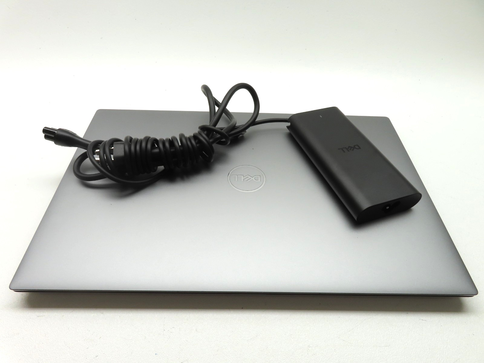 Dell Precision 5560 15.6" Touch i7-11850H 2.50GHz 64GB RAM 2TB SSD RTX A2000 gallery