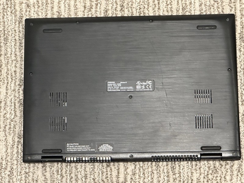 Toshiba Satellite E45W-C4200X 14in. (256GB, Intel Core i3 5th Gen., 2.1GHz, 6GB) gallery