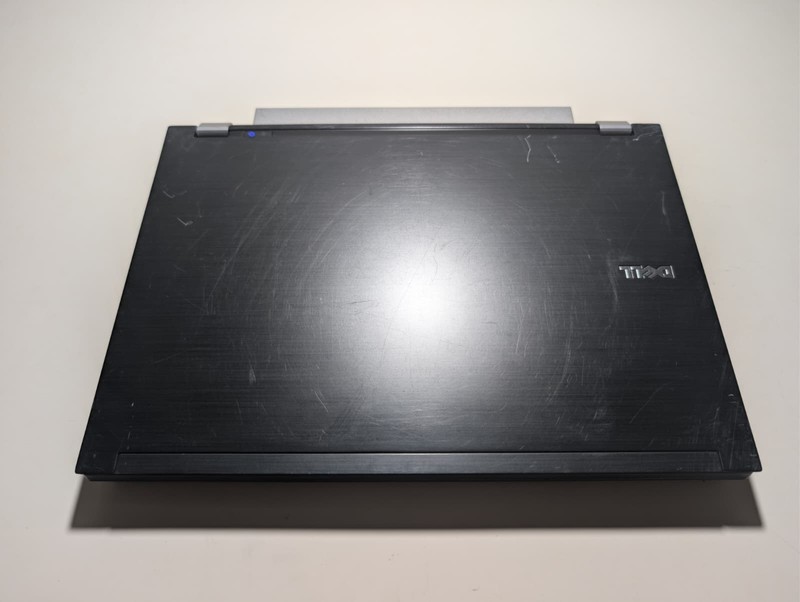 Dell Latitude E4300 | C2D 2GB RAM 160GB HDD | Win XP Pro 32-Bit | DVD+RW gallery