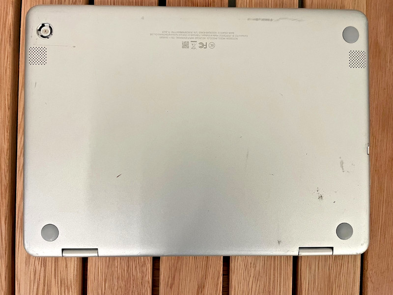 Samsung Chromebook Plus V2 2-in-1 4GB 64GB 13MP 12.2" XE520QAB-K03US for parts gallery