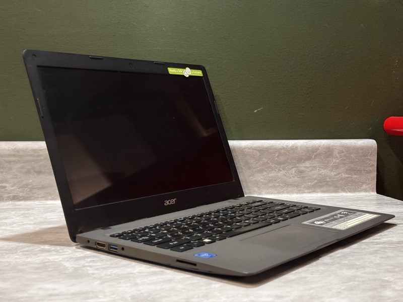Acer Aspire One Cloudbook 14 AO1-431-C8G8 Intel Celeron 2gb RAM 32gb SSD Win 11 gallery