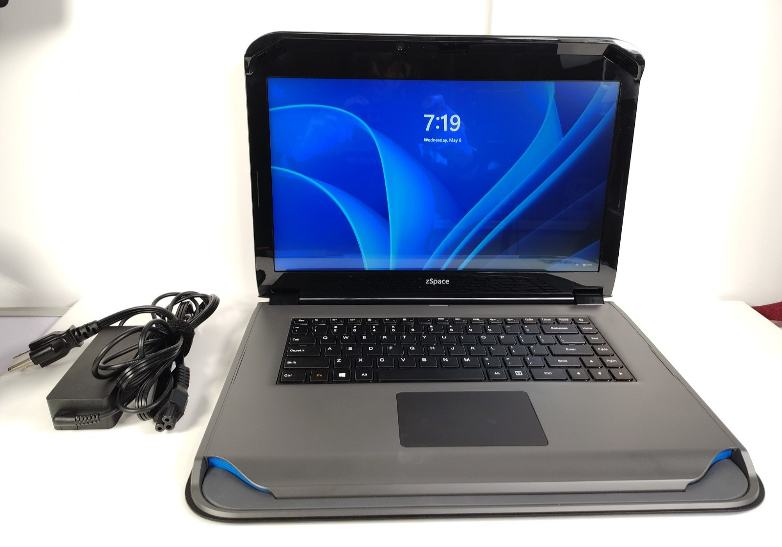 Windows 11 Pro Laptop 15.6" AMD A9-9420 3GHz 256GB SSD 8GB DDR4 w/ AC Adapter gallery