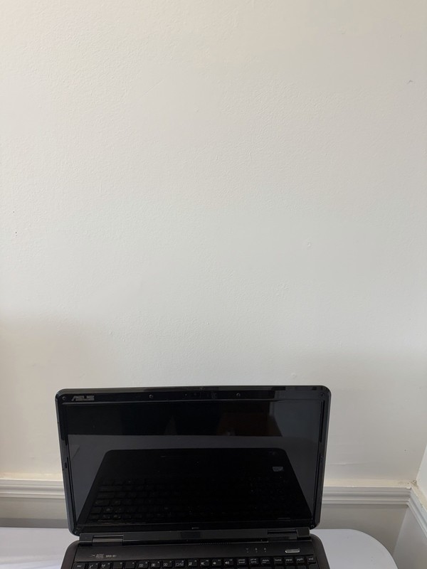 Asus K60I Laptop - Intel Pentium - Unknown if Screen is Good -RAM 2 GB -Read Des gallery