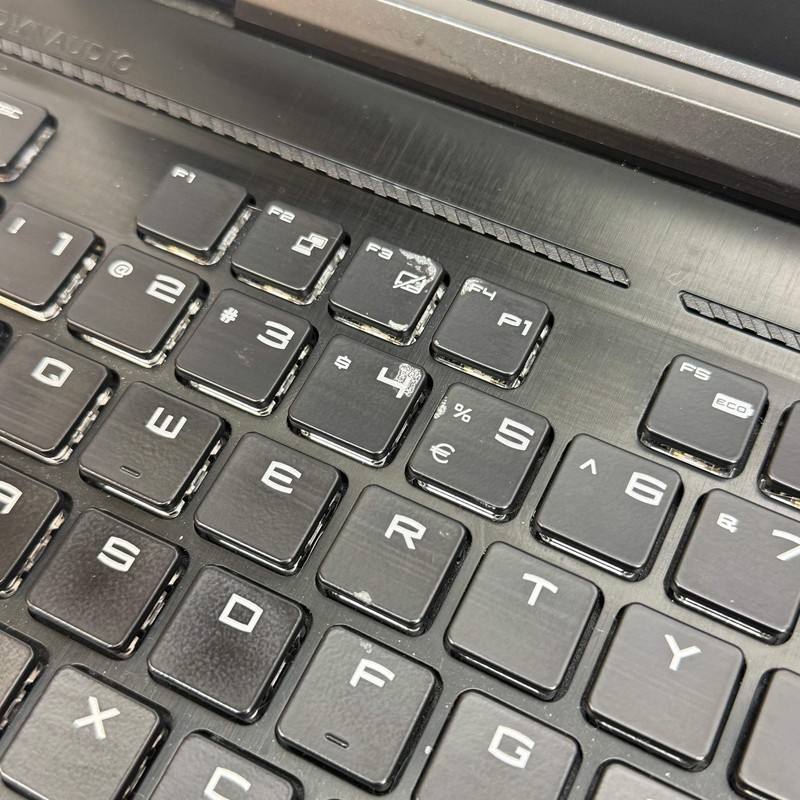 MSI Titan GT75 8RF 17.3" i7-8850H 2.6GHz 64GB 256GB GTX 1080 Bent USB Read gallery