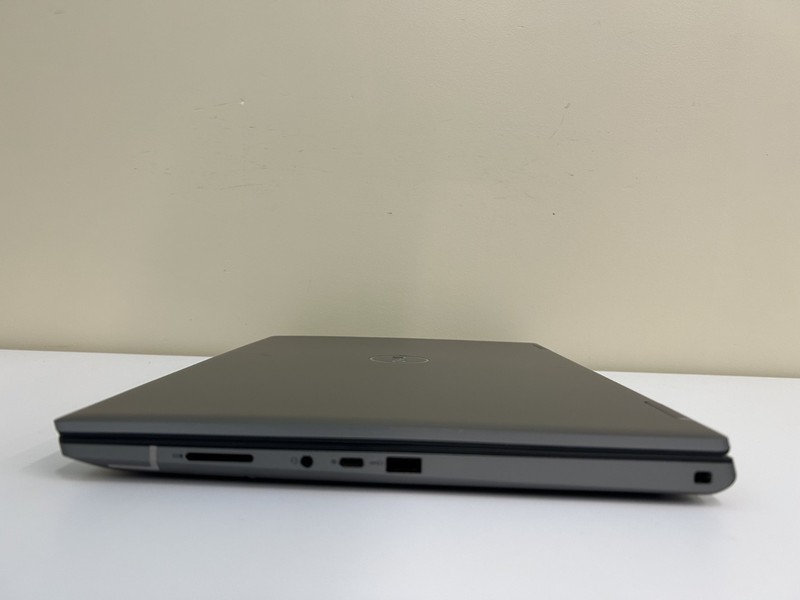 Laptop Dell Precision 7680 16" Core i7-13850HX 64GB RAM 2TB SSD RTX A2000 Win 11 gallery