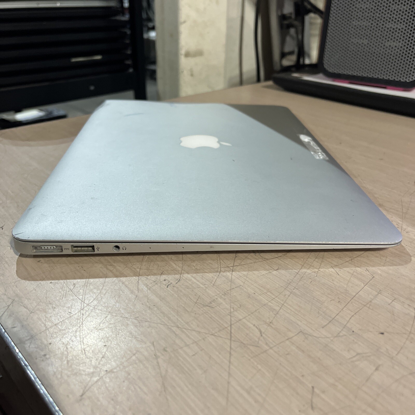 APPLE MACBOOK AIR 13" EARLY 2015 CORE I5-5250U 1.6GHZ 4GB RAM NO OS gallery