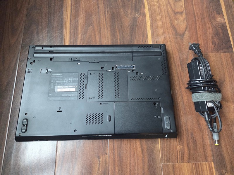 Lenovo ThinkPad T510 15" Intel i5-M560 2.6GHz 4 GB RAM 500 GB HD Windows 7 Prem gallery