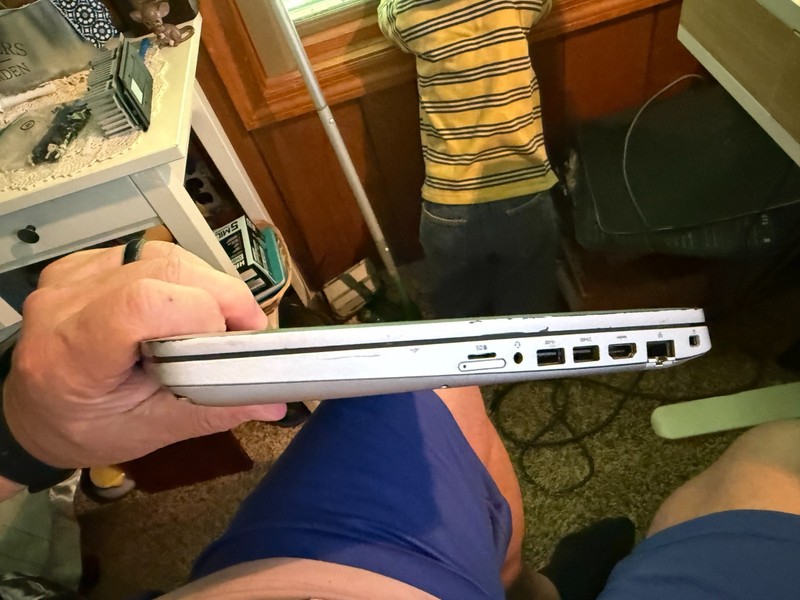 Dell Precision 3551 i5-10400H 2.60GHz (NO OS/8GB RAM/NO HDD/NO SSD) gallery