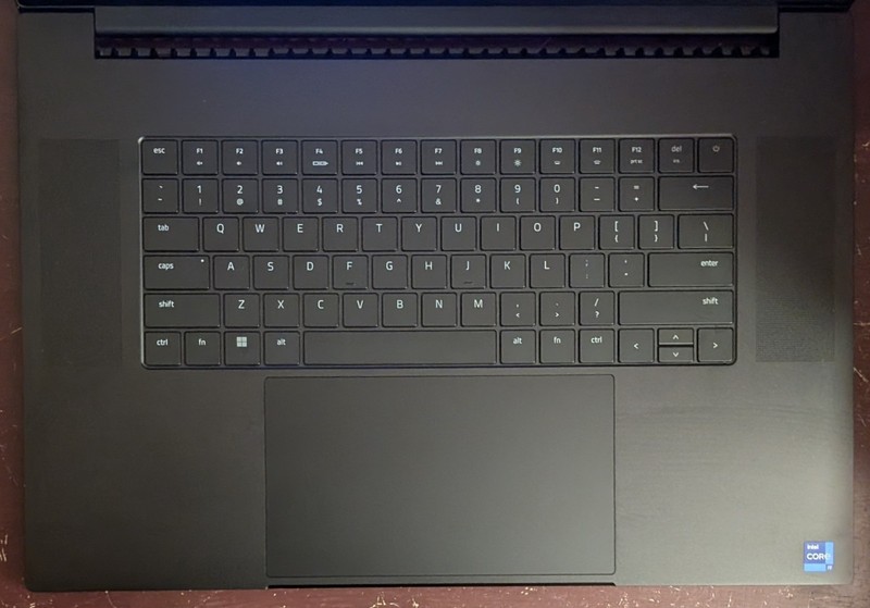 Razer Blade 18 QHD+ 240Hz (Core i9-14900HX, 32GB/2TB SSD, RTX 4090) Black Laptop gallery