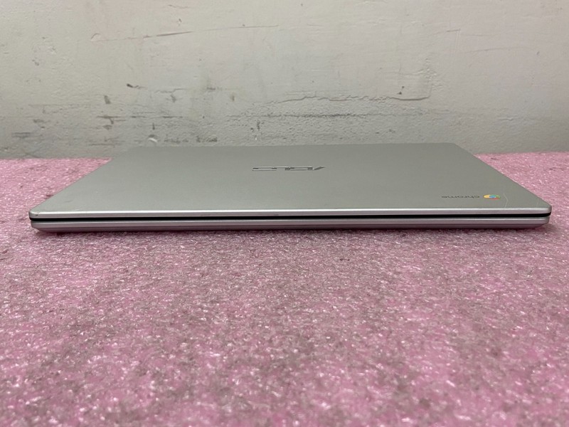 ASUS Chromebook C423NA-WB04 14" Intel Celeron N3350@1.1GHz 4GB 64GB w/PA | LP452 gallery