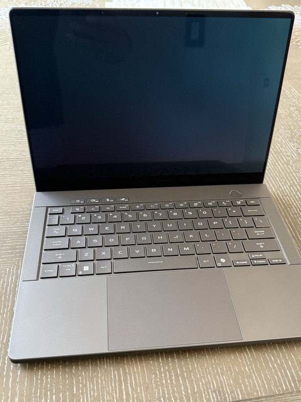 ASUS ROG Zephyrus G14, 120hz OLED, RTX 5070Ti, AMD HX 370, 32GB Ram, 2TB SSD gallery