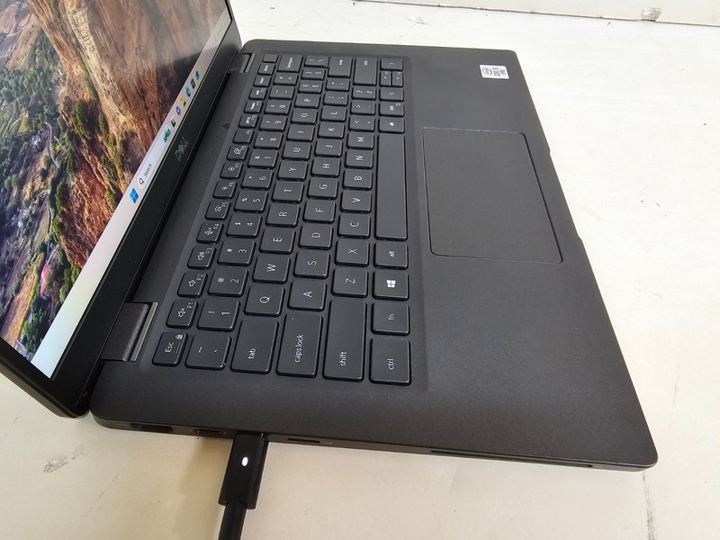 Dell Latitude 7310 Laptop - 1.7 GHz i5-10310U 16GB 512GB 13.3" Touchscreen - SP1 gallery