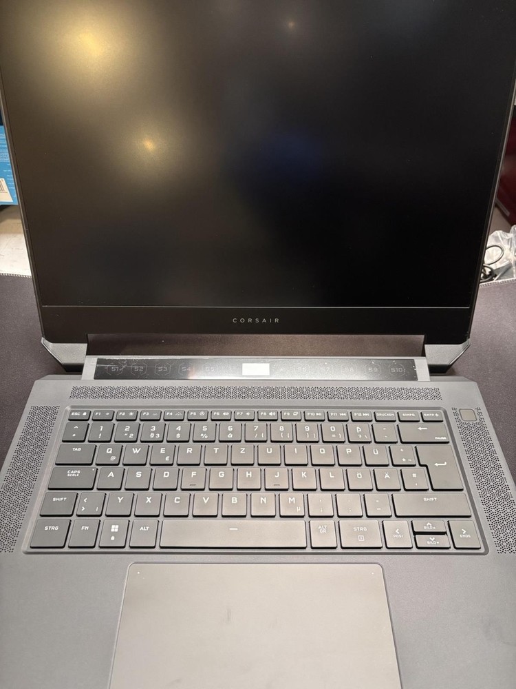 Corsair Voyager A1600 16'' 1TB AMD Ryzen 7 16GB RAM Gaming Laptop- German Layout