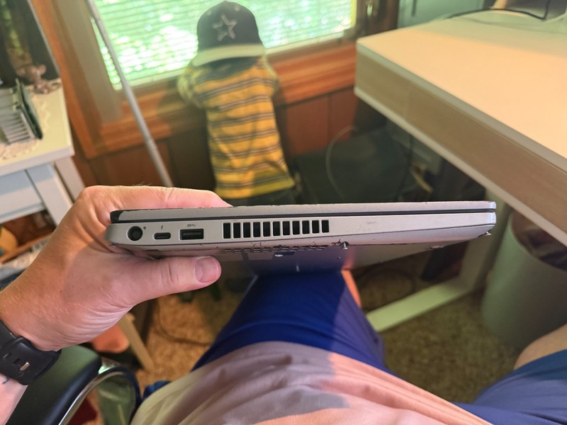 Dell Precision 3551 i5-10400H 2.60GHz (NO OS/8GB RAM/NO HDD/NO SSD) gallery