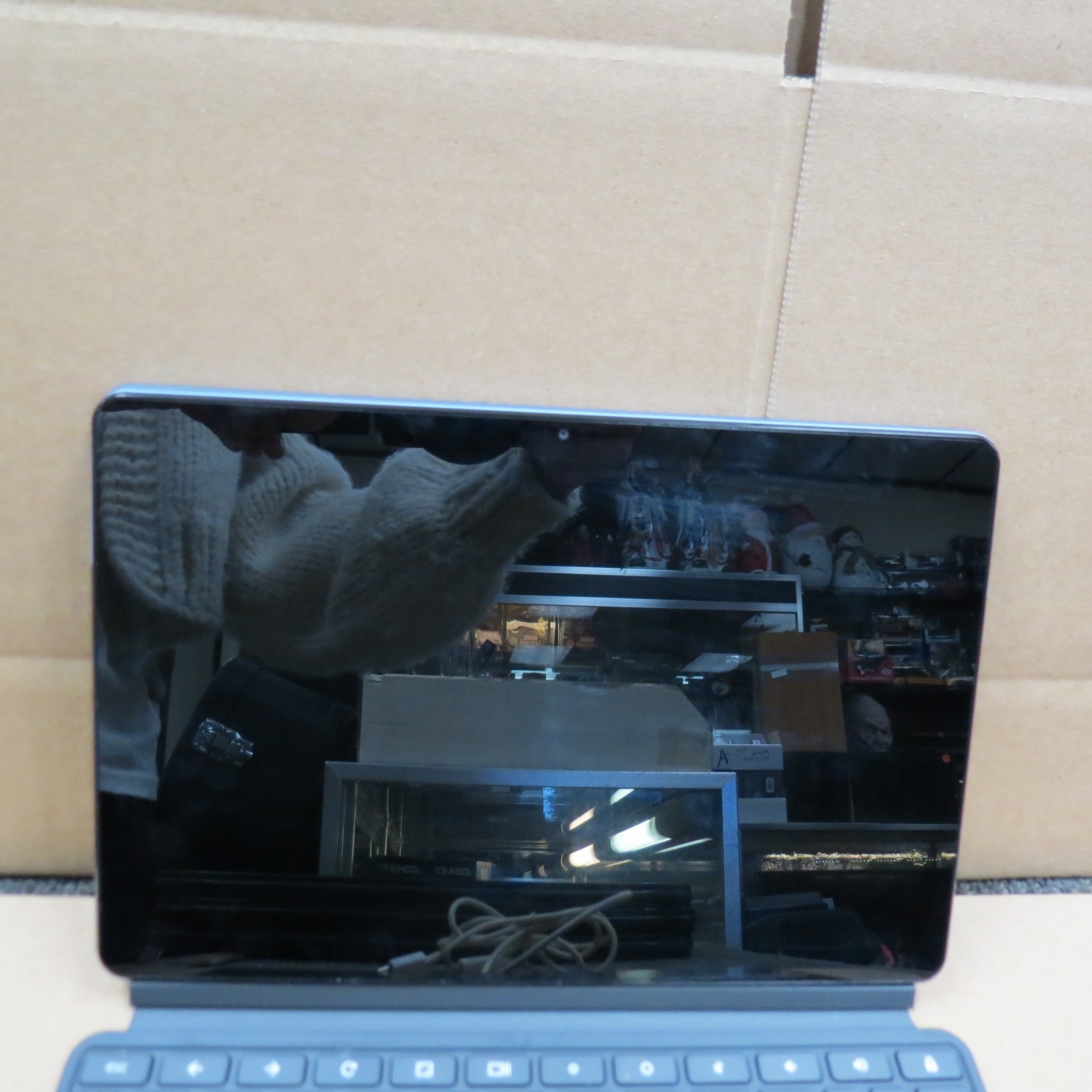 LENOVO CT-X636F HA1915LA - 10" TABLET WITH KEYBOARD AND CORD gallery