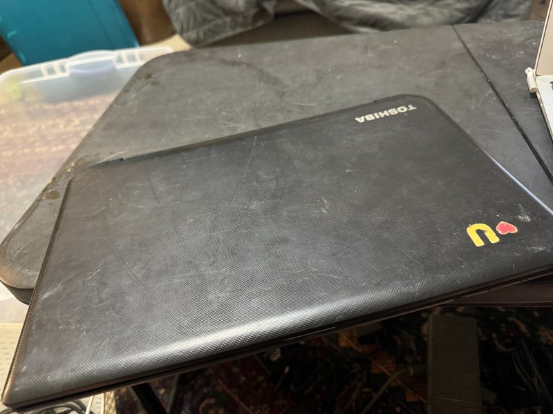 Toshiba Satellite C55 - B51 w power cord - tested - sold as is for Parts w/ship gallery