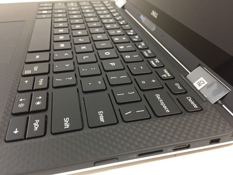 Dell XPS 9365 13.3" touchscreen Laptop/Intel i7-7y75/8GB Ram/256GB SSD/Win10 BLK gallery