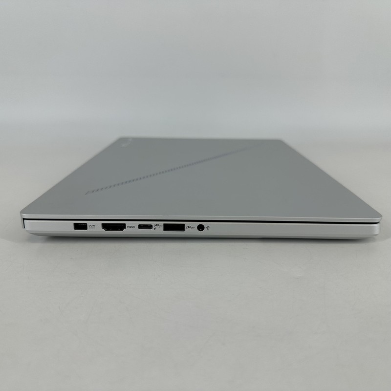 Asus ROG Zephyrus G14 GA403 14 QHD+ 2.0GHz Ryzen AI 9 HX 370 32GB 2TB RTX 5080 gallery