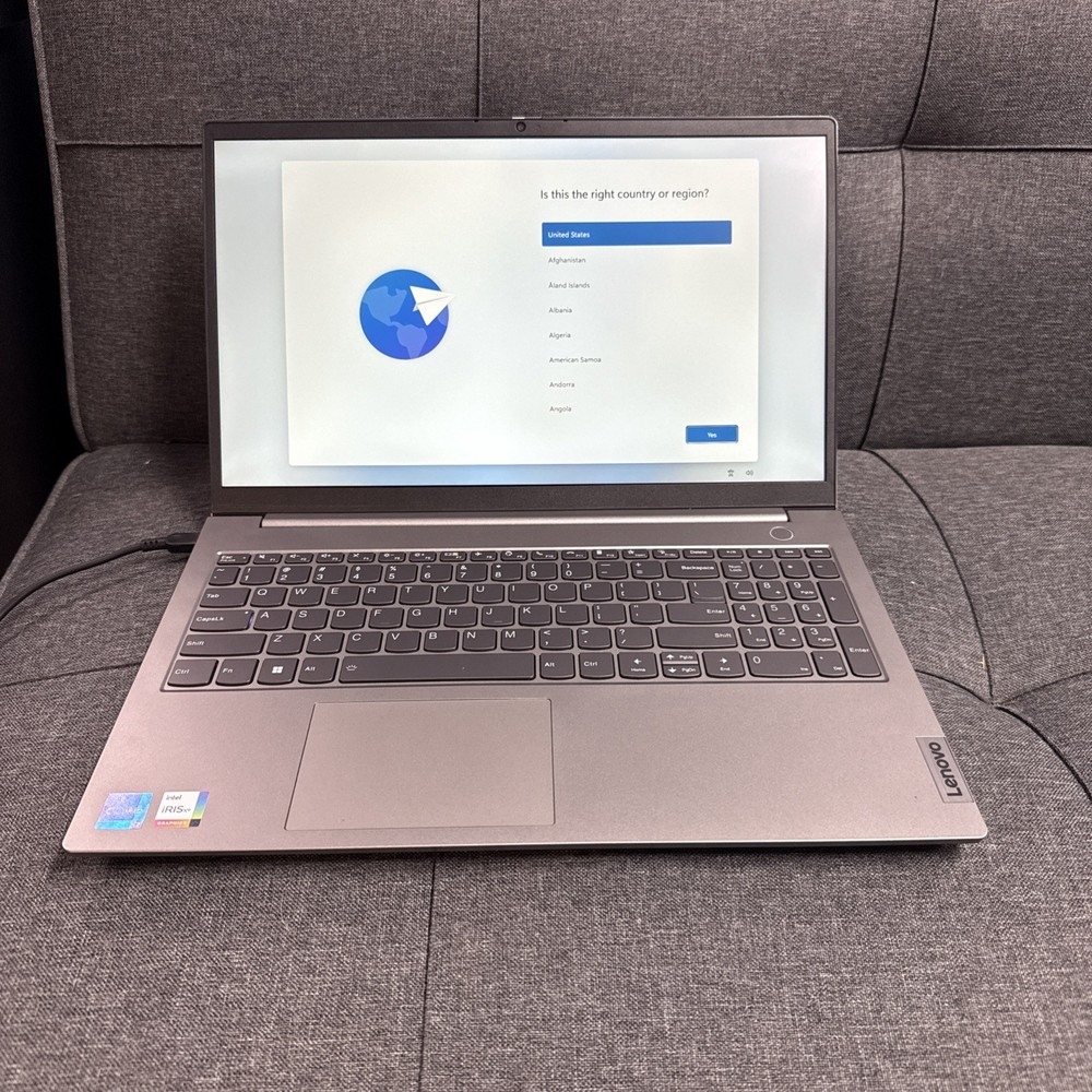 Lenovo Ideapad slim 3 15ABR8 15.6" Ryzen 7 7730U 2.0GHz 16GB RAM 512GB SSD