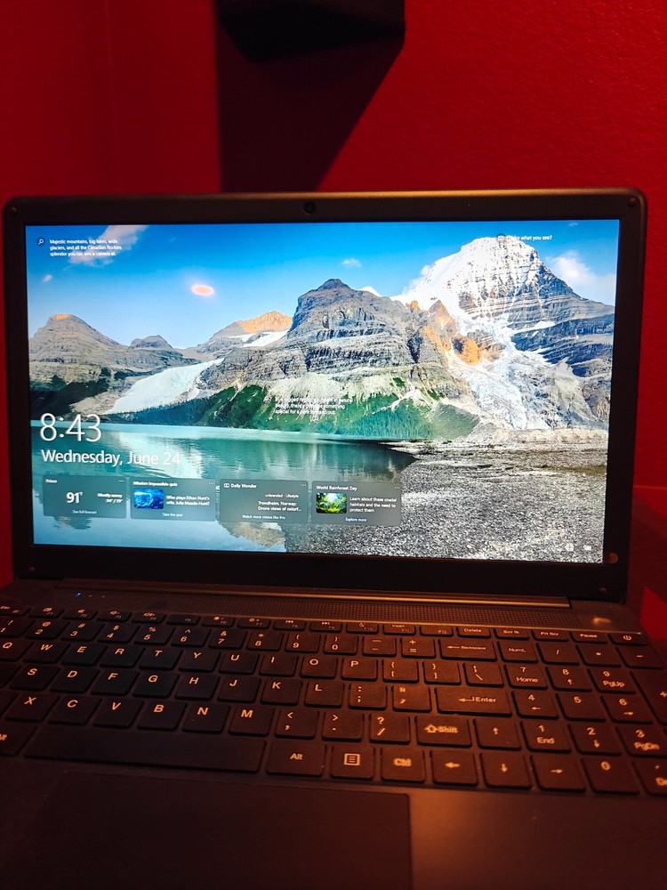 EVOO 15.6" FHD Laptop i7-6660U 2.4GHz Intel Iris Graphics 540 8GB RAM