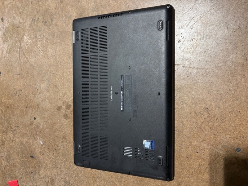 Dell Latitude 5400 i5-8365U 8GB RAM 256GB SSD 14in FHD No OS No Charger gallery