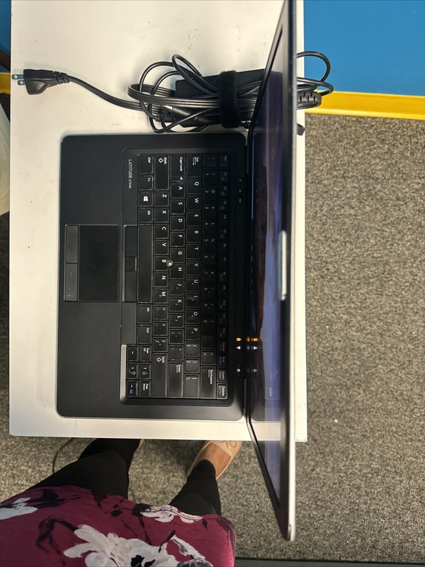 Dell Latitude E7440 14" Intel Core i5-4310U 2.00 GHz 8 GB 237 GB SSD W10P gallery