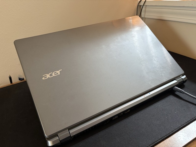 Acer Aspire 15.6" Touchscreen Laptop Pentium 2117U 6GB 750GB HDD W10H gallery