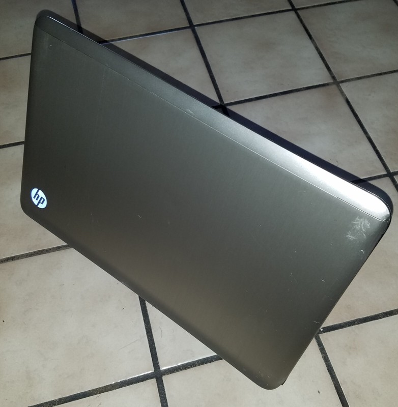 HP Pavilion dv7t-6100-i5-2410M-8GB RAM-256GB SSD-WIN 10 gallery