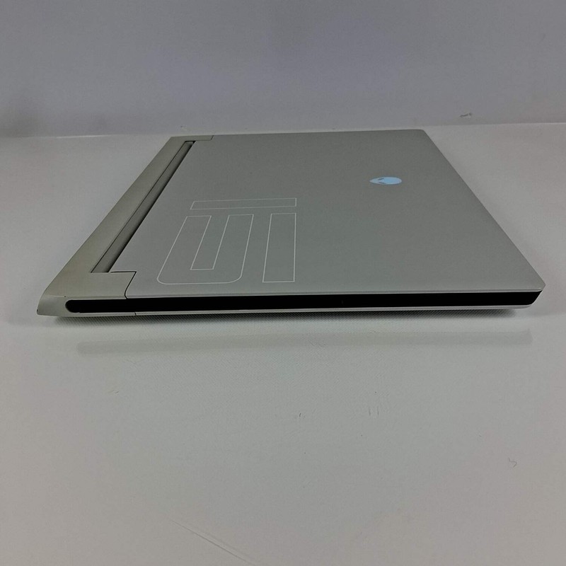 Alienware X15 R1 15.6" i7-11800H 2.3GHz 16GB RAM 512GB SSD GeForce RTX 3070 gallery