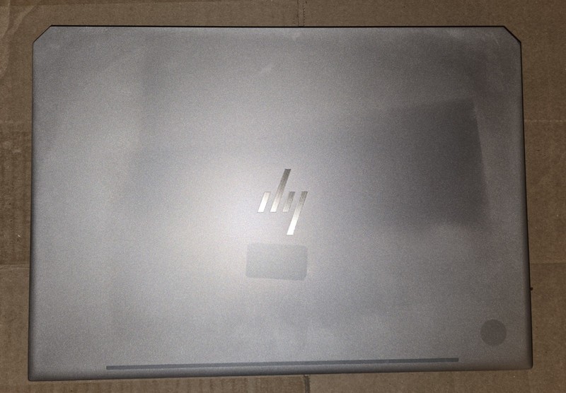 HP ZBook Studio G5 15" FHD XEON E-2176M 128GB SSD 16GB W11P Quadro P1000 120Hz gallery