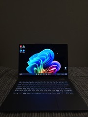Lenovo Yoga 7i 2-in-1 14″ Touch Intel Core Ultra 5 226V 16GB 512GB SSD