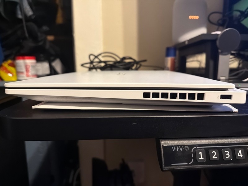 White hp omen max 16 RTX 5060 16gb of ram 240hz display gallery