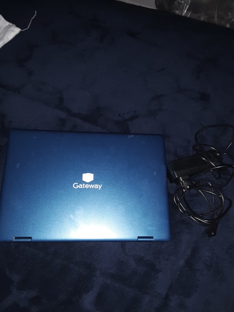 Gateway Convertible 11.6" (64GB SSD, Intel Celeron 4020, 1.10GHz, 4GB RAM)...