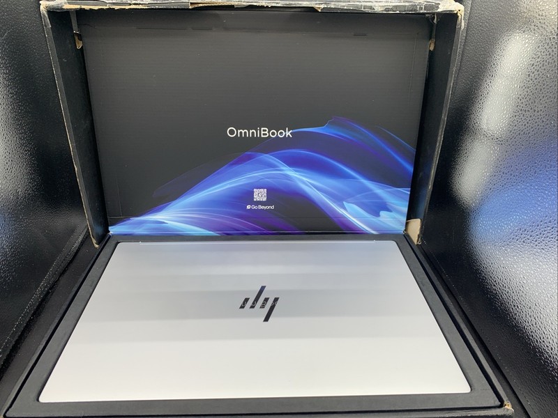HP OmniBook 7 17-dc00 17.3" FHD Laptop, Ultra 7 258V , 1TB, Windows 11 gallery