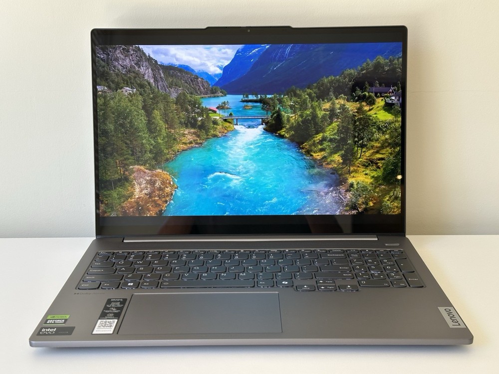 Lenovo IdeaPad Pro 5 16 OLED Touch Ultra 9 185H 32GB 1TB RTX 4050 120Hz