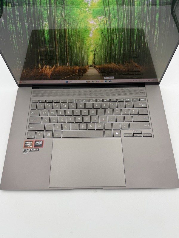 ASUS Zenbook S 16 16” - Ryzen AI 9 HX 370 | 32GB RAM | 1TB SSD (READ DESC) 73C gallery