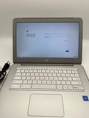 White HP 14-ak040nr Chromebook Intel Celeron N2840, 4GB RAM, 16GB SSD, 14in