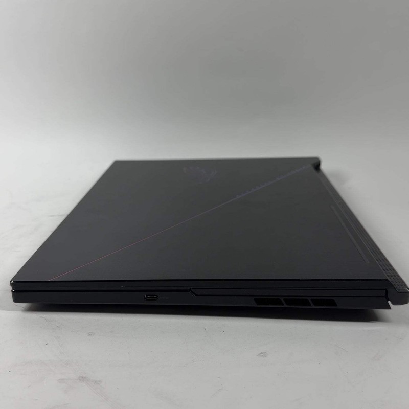 Asus ROG Zephyrus Duo 16 GX650P 14" Laptop (PLEASE READ) gallery