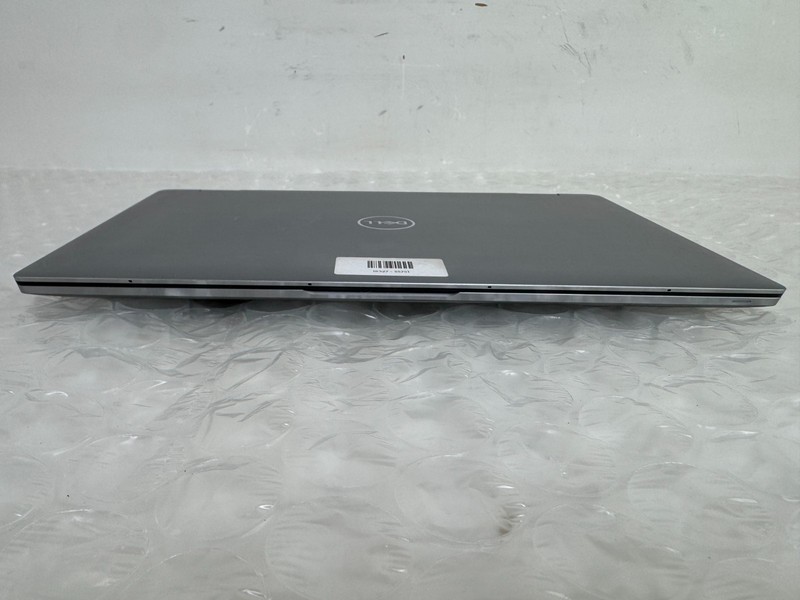 Dell Latitude 9520 2-in-1 i7-1185G7 16GB 512GB SSD 15" FHD Touch Win 11 Pro gallery